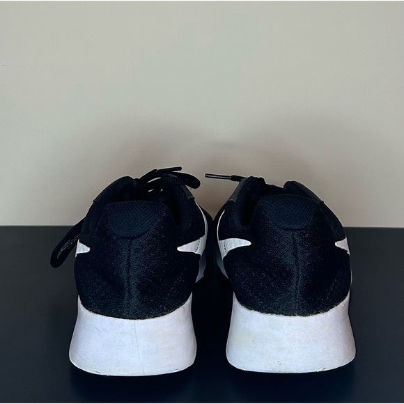 Women’s Black Nike Running Shoes - Picture 2 of 4